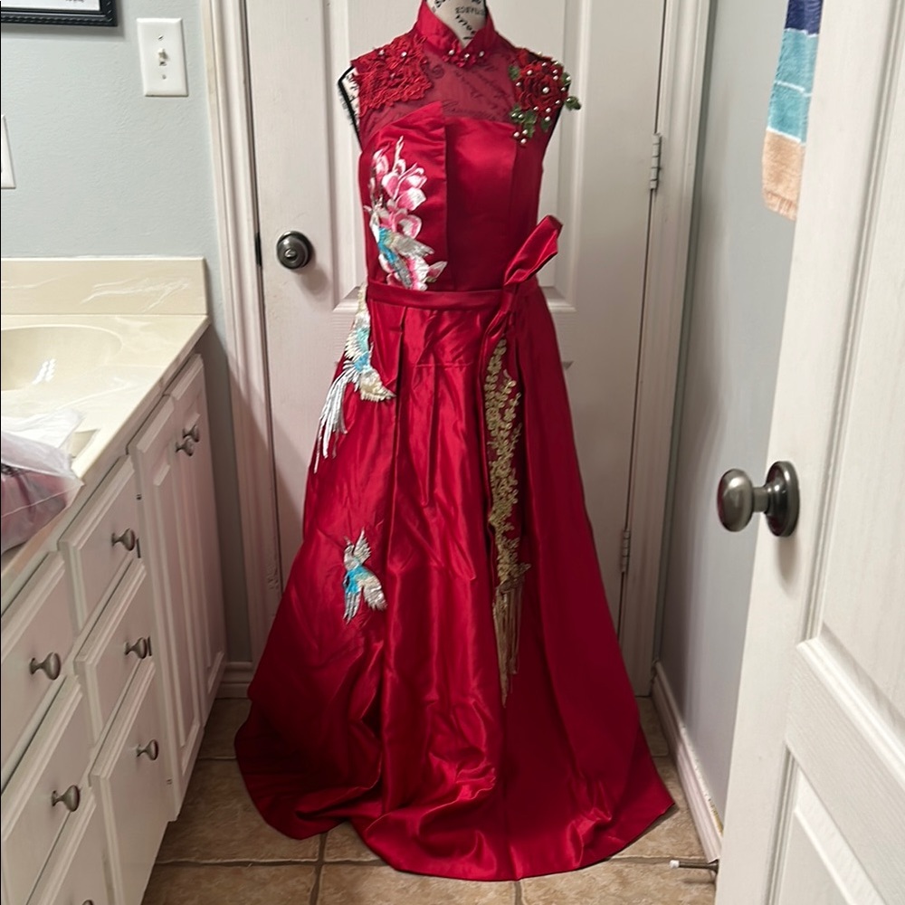Elegant Red Floral Embroidered Prom Dress